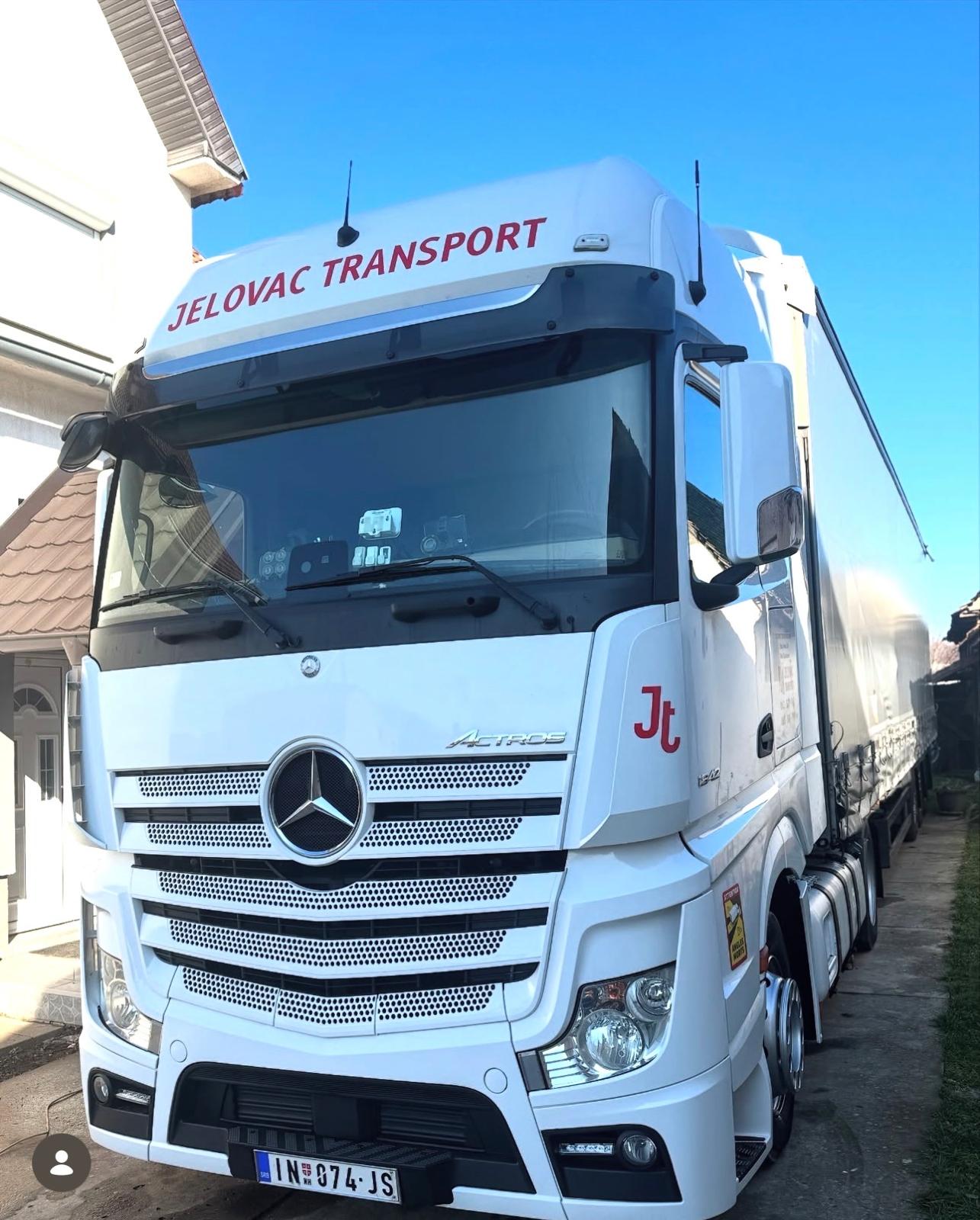 Kamion Jelovac Transport spreman za polazak